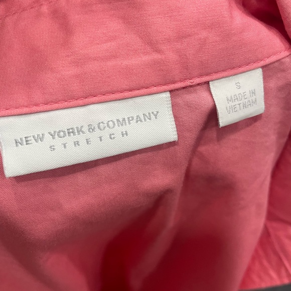 NEW YORK & COMPANY BUTTON DOWN - Picture 6 of 8
